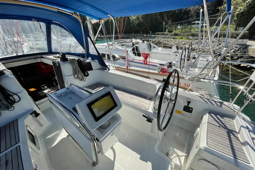 Jeanneau Sun Odyssey 389 | ID 92 - 3